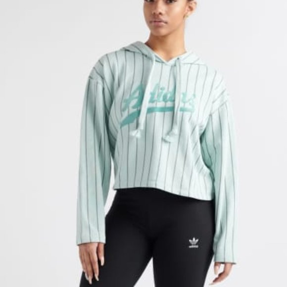 tight cropped hoodie